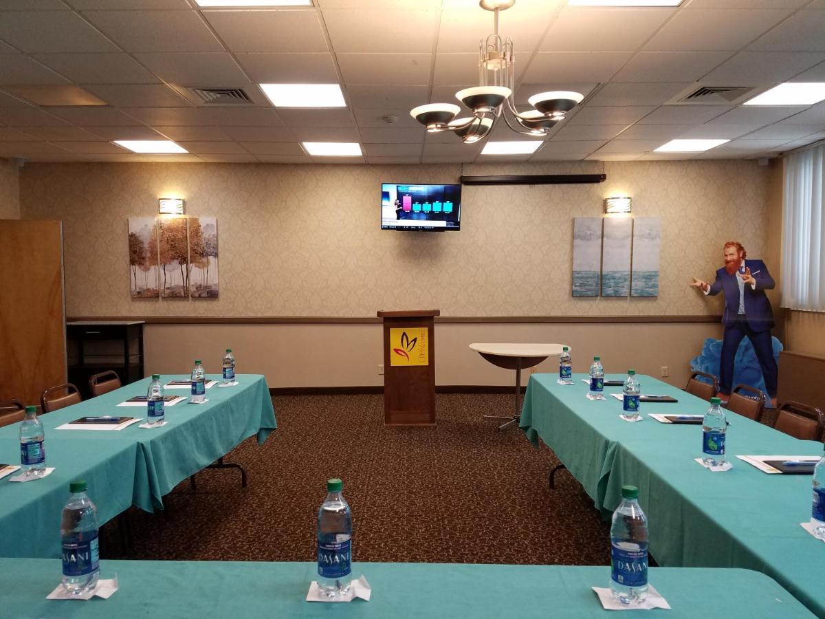 Super 8 By Wyndham Plattsburgh Hotel Luaran gambar