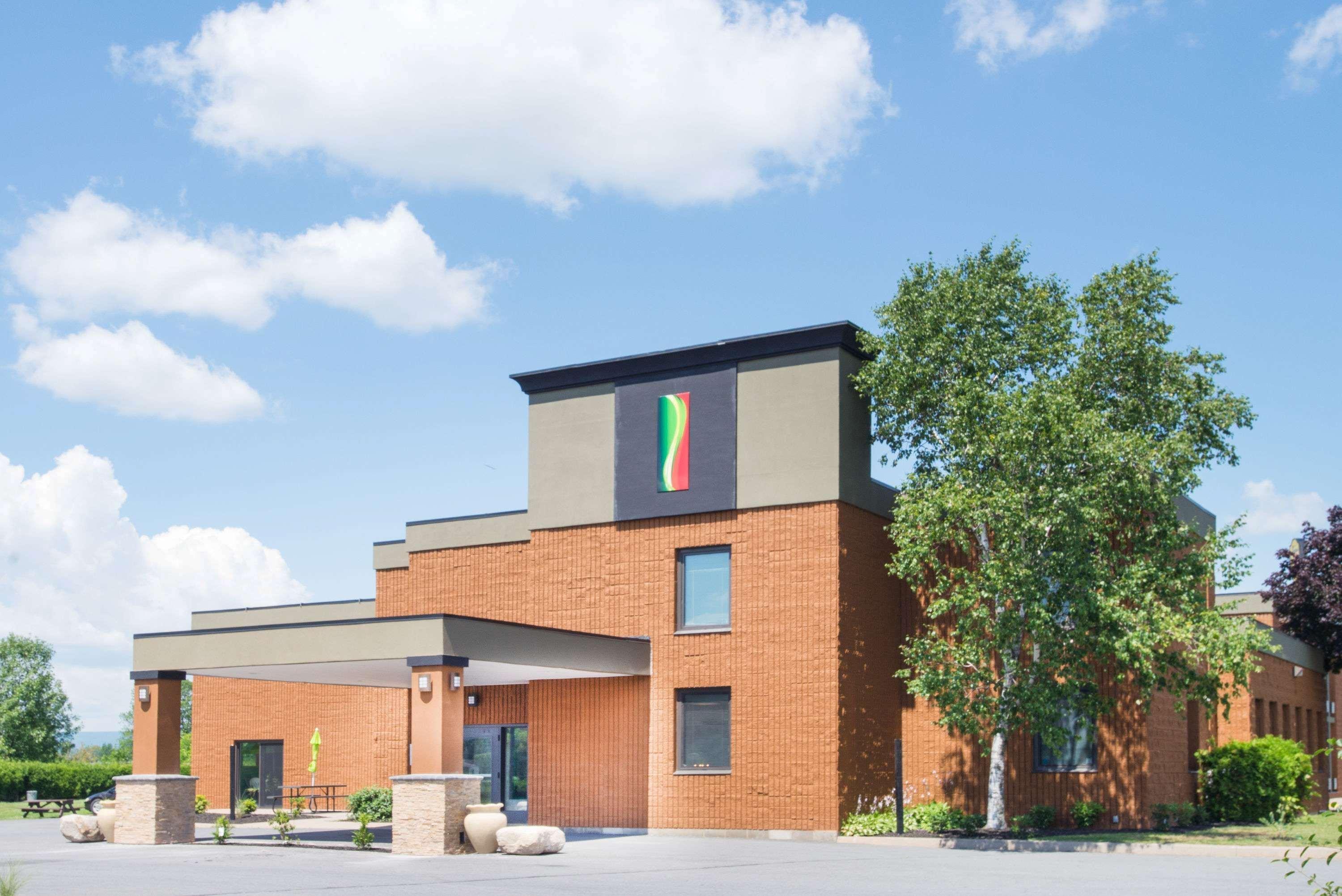 Super 8 By Wyndham Plattsburgh Hotel Luaran gambar