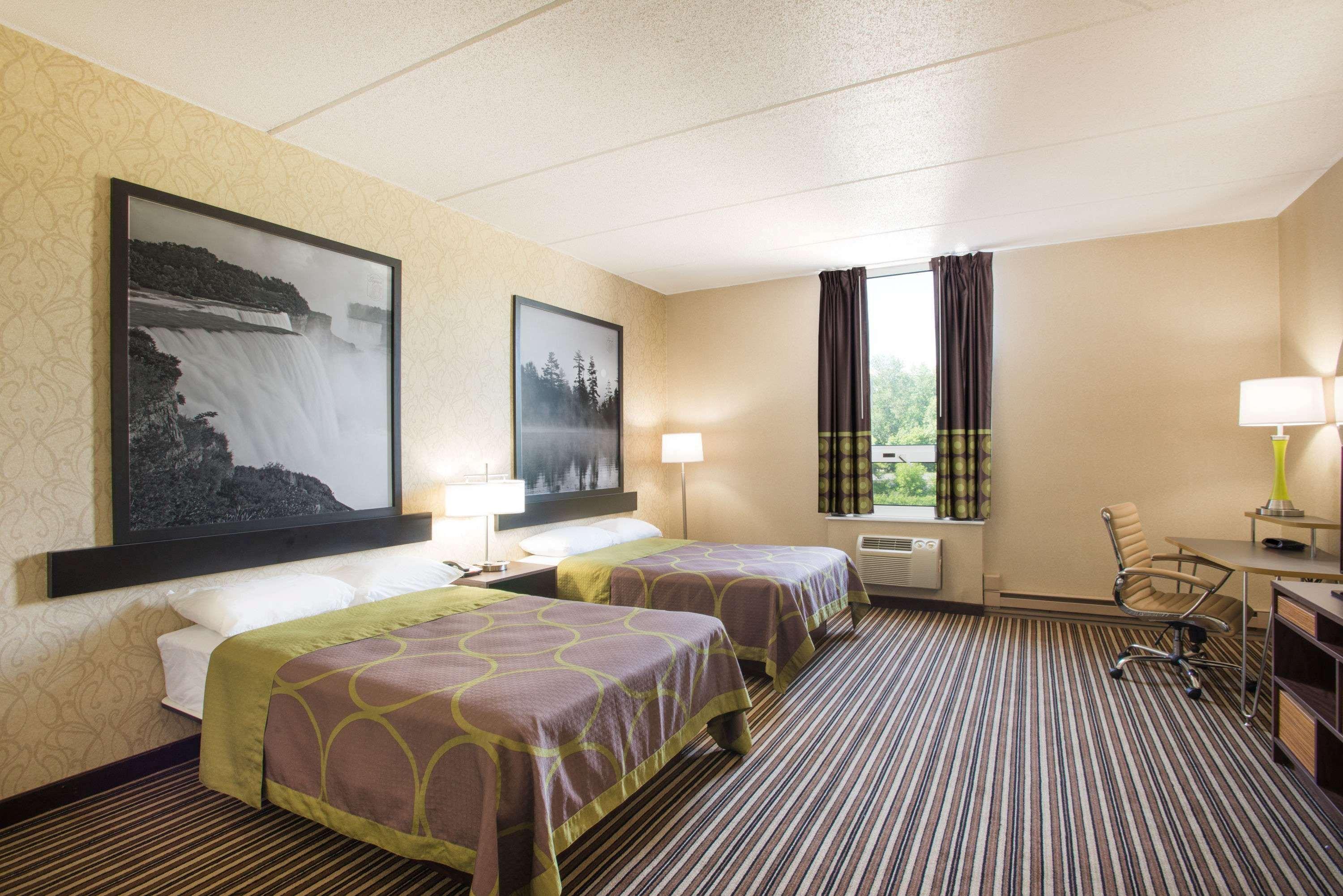 Super 8 By Wyndham Plattsburgh Hotel Luaran gambar