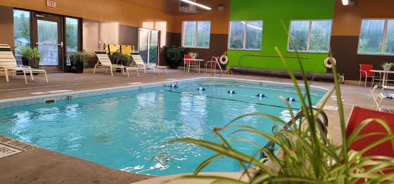 Super 8 By Wyndham Plattsburgh Hotel Luaran gambar