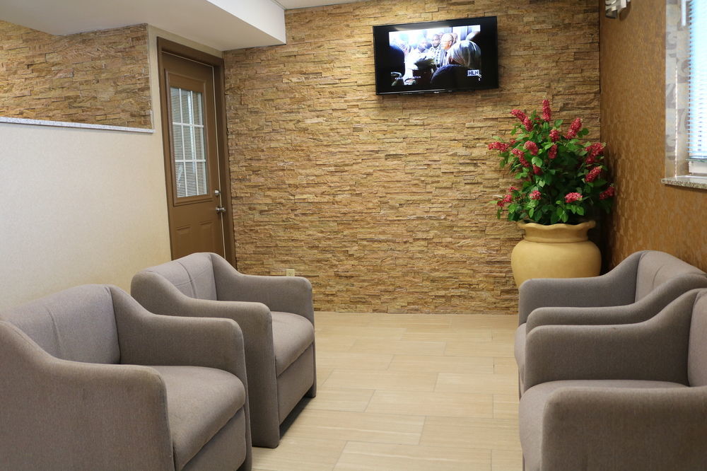 Super 8 By Wyndham Plattsburgh Hotel Luaran gambar
