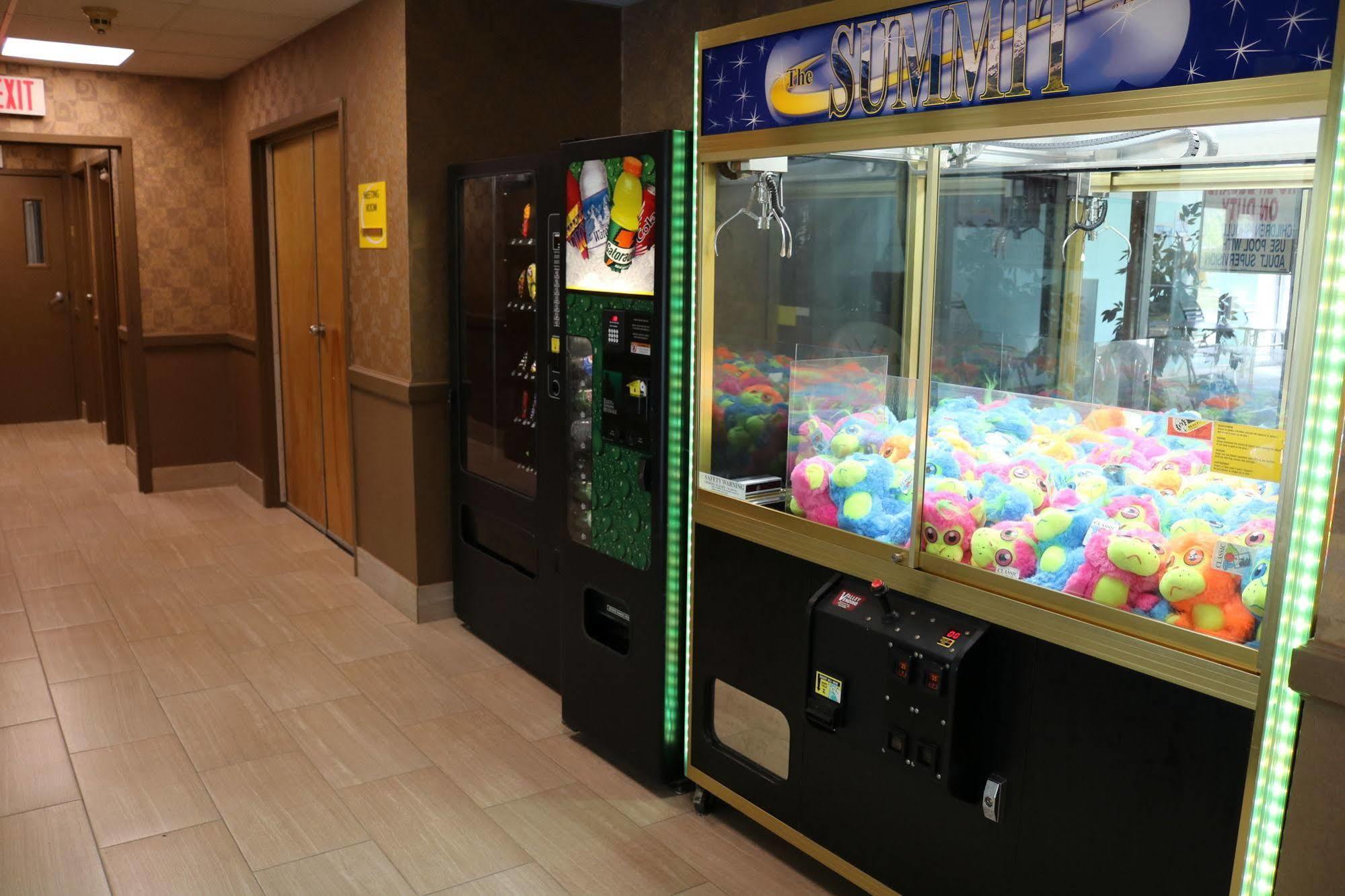 Super 8 By Wyndham Plattsburgh Hotel Luaran gambar